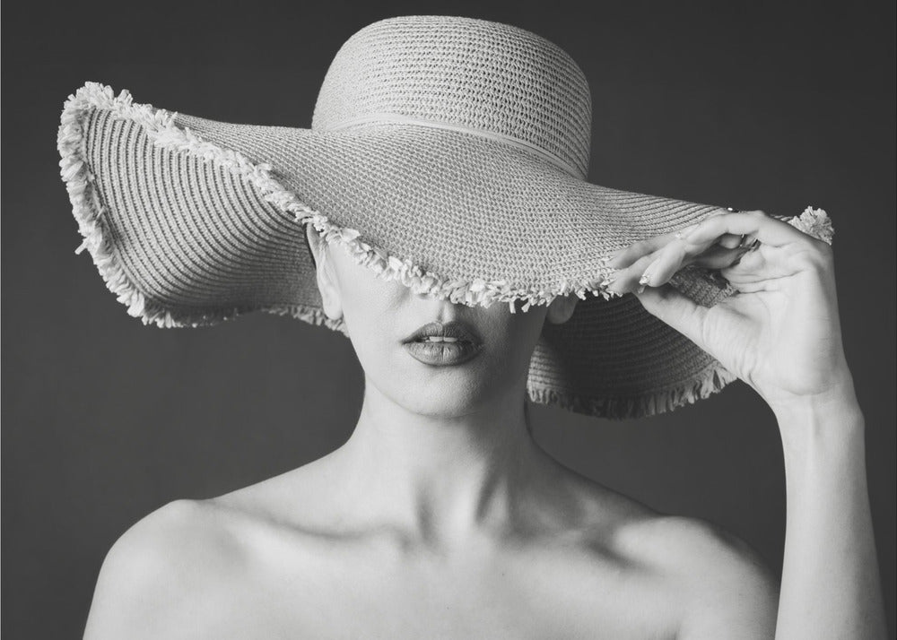 Artwork- Maryam-20X16inches-In Black Floating Frame