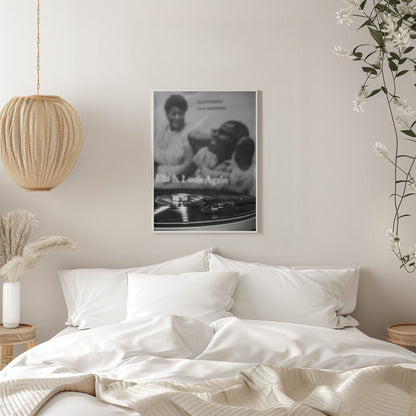 Artwork- Vinyl_005-16X20inches-In White Floating Frame
